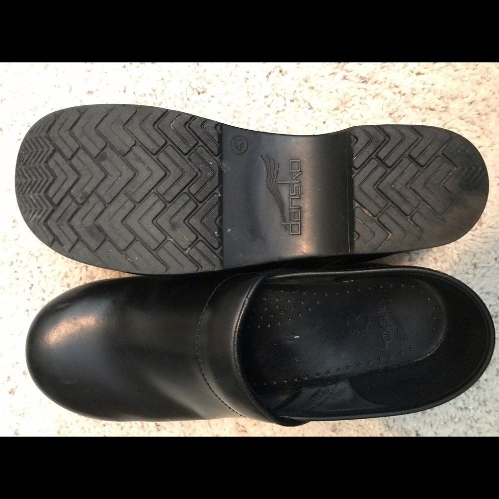Dansko black 43 clog